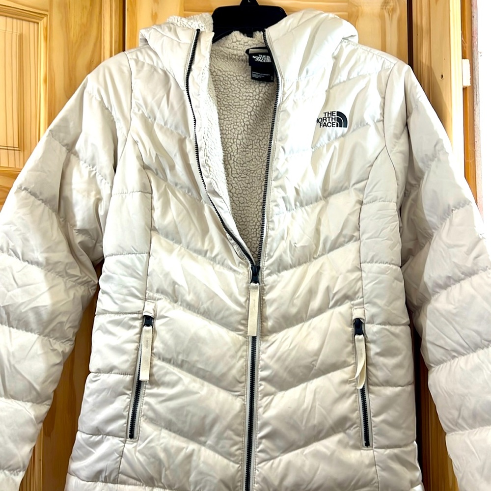 Women’s Northface hooded puffer jacket